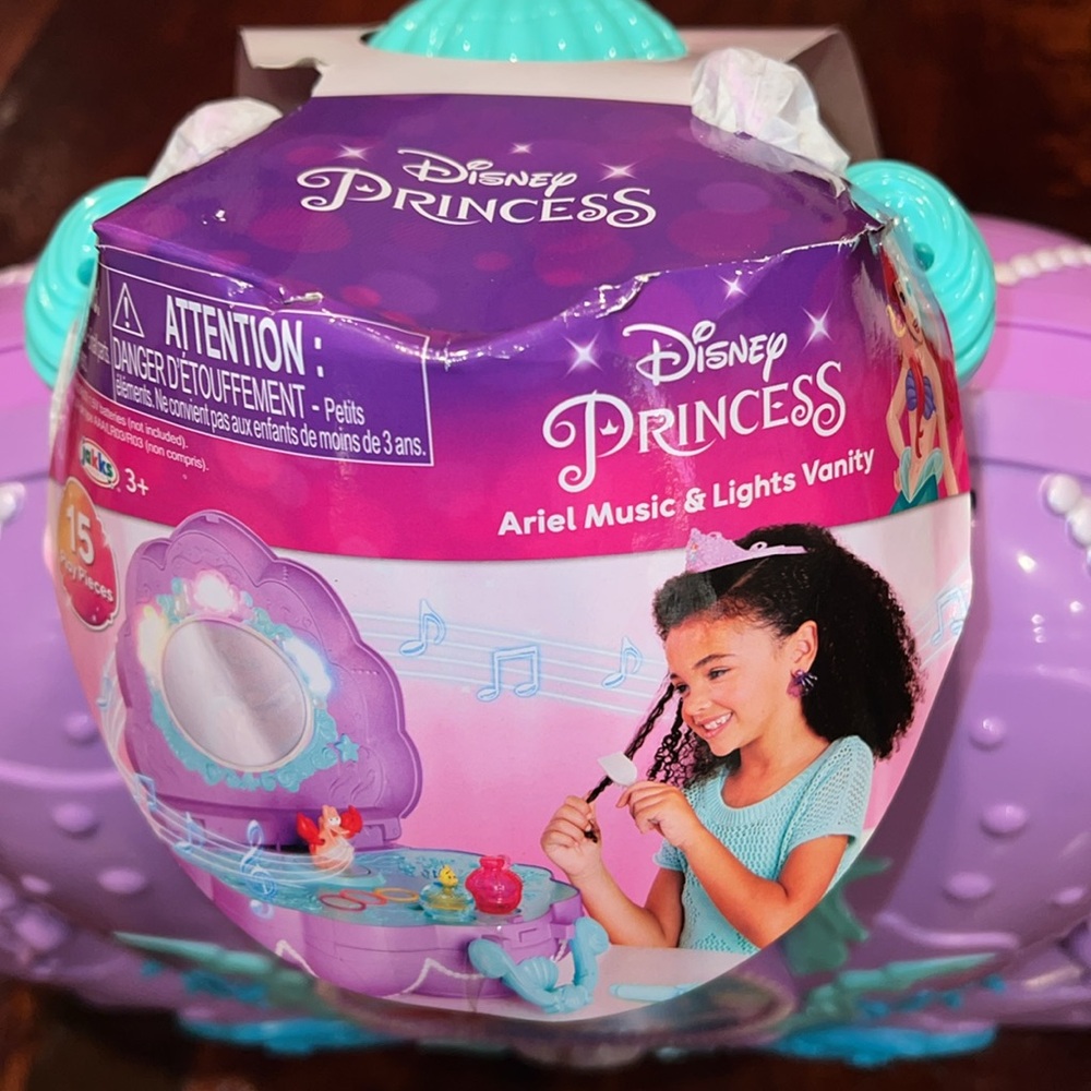 💖NWT DISNEY PRINCESS ARIEL’S VANITY, UNDER THE SEA TABLETOP, MUSIC, LIGHTS - Picture 15 of 16